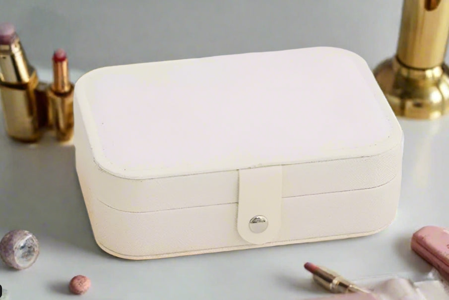 Portable Leather Jewelery Box Travel Case for Rings Necklaces Earrings Storage White